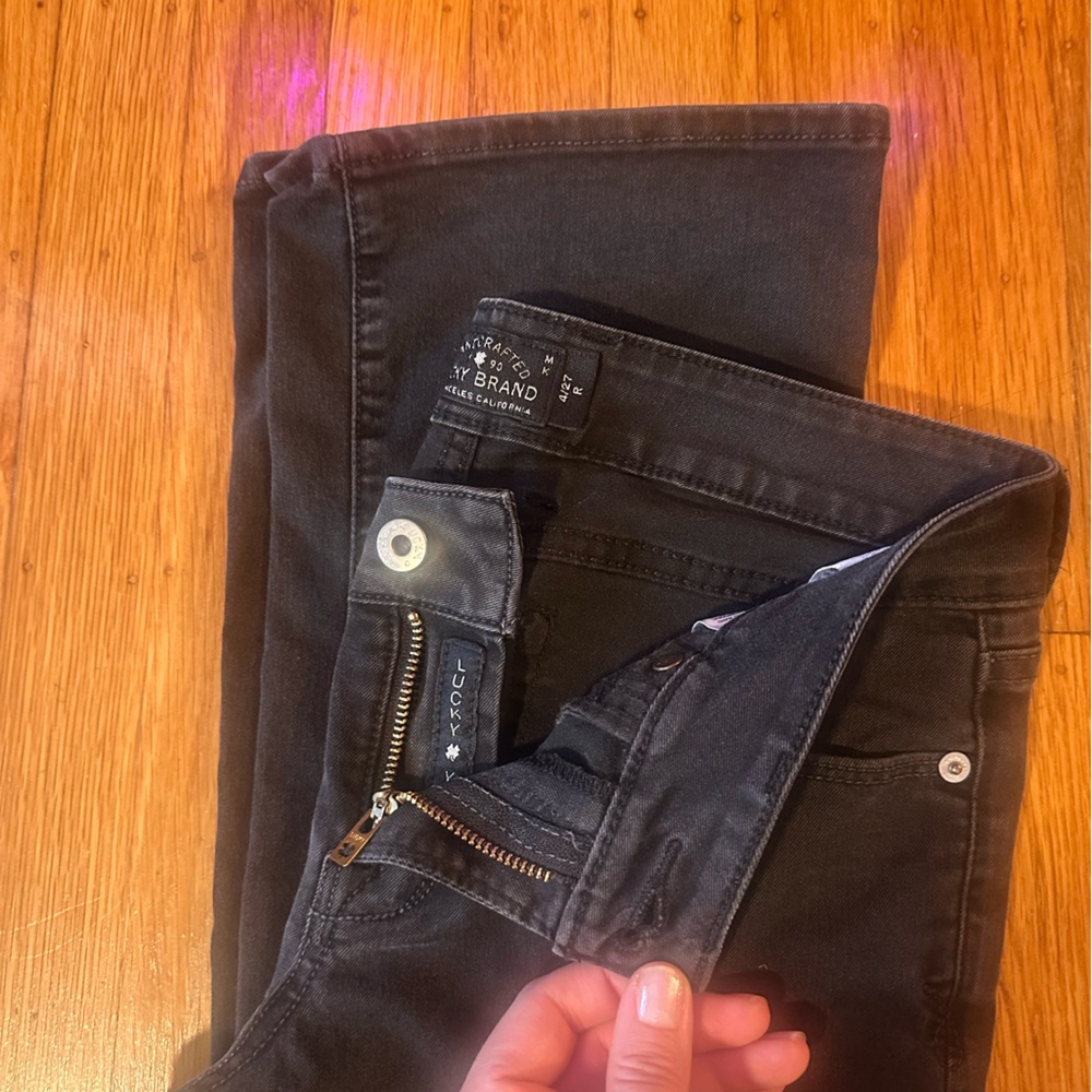 Lucky Brand Women's Dark Wash Jeans - Picture 2 of 5